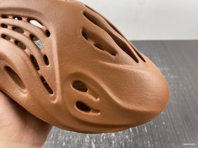 Yeezy HP5335 Clay Adidas Foam Red RNR 1030